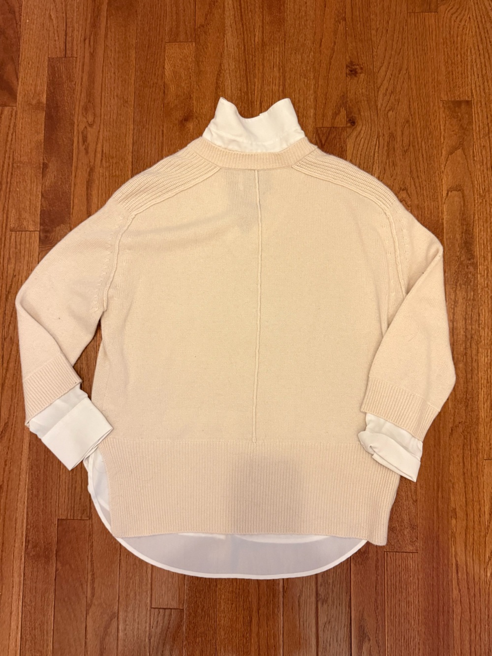 Brochu Walker The Looker Layered V neck- Almond with Ivory - Picture 4 of 4